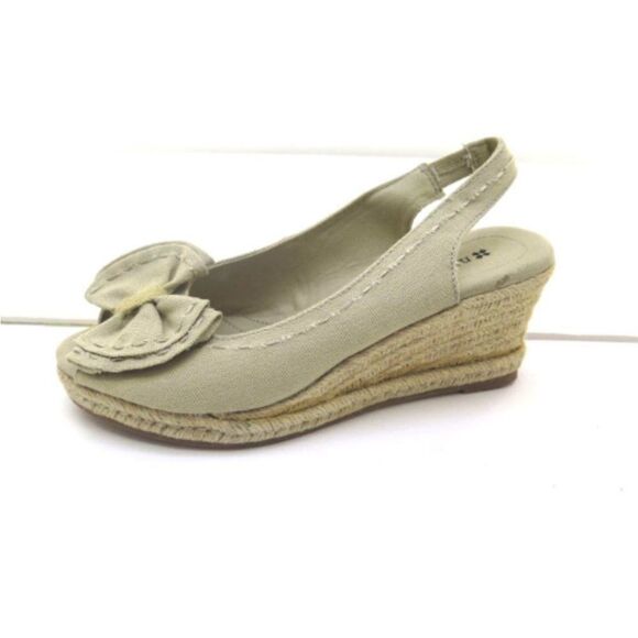 Naturalizer Cream Espadrilles with Peep-Toe and Slingback Design - Picture 3 of 6